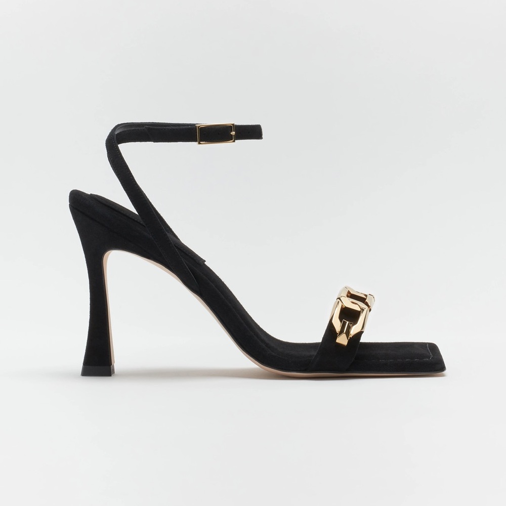 Good American Black Heels with Gold Accent